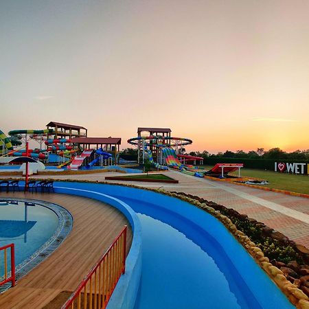 Wet N Wild Water Park & Resort Mendarda ภายนอก รูปภาพ