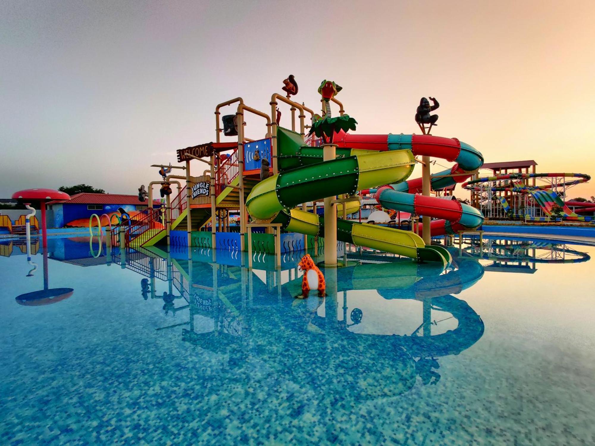 Wet N Wild Water Park & Resort Mendarda ภายนอก รูปภาพ