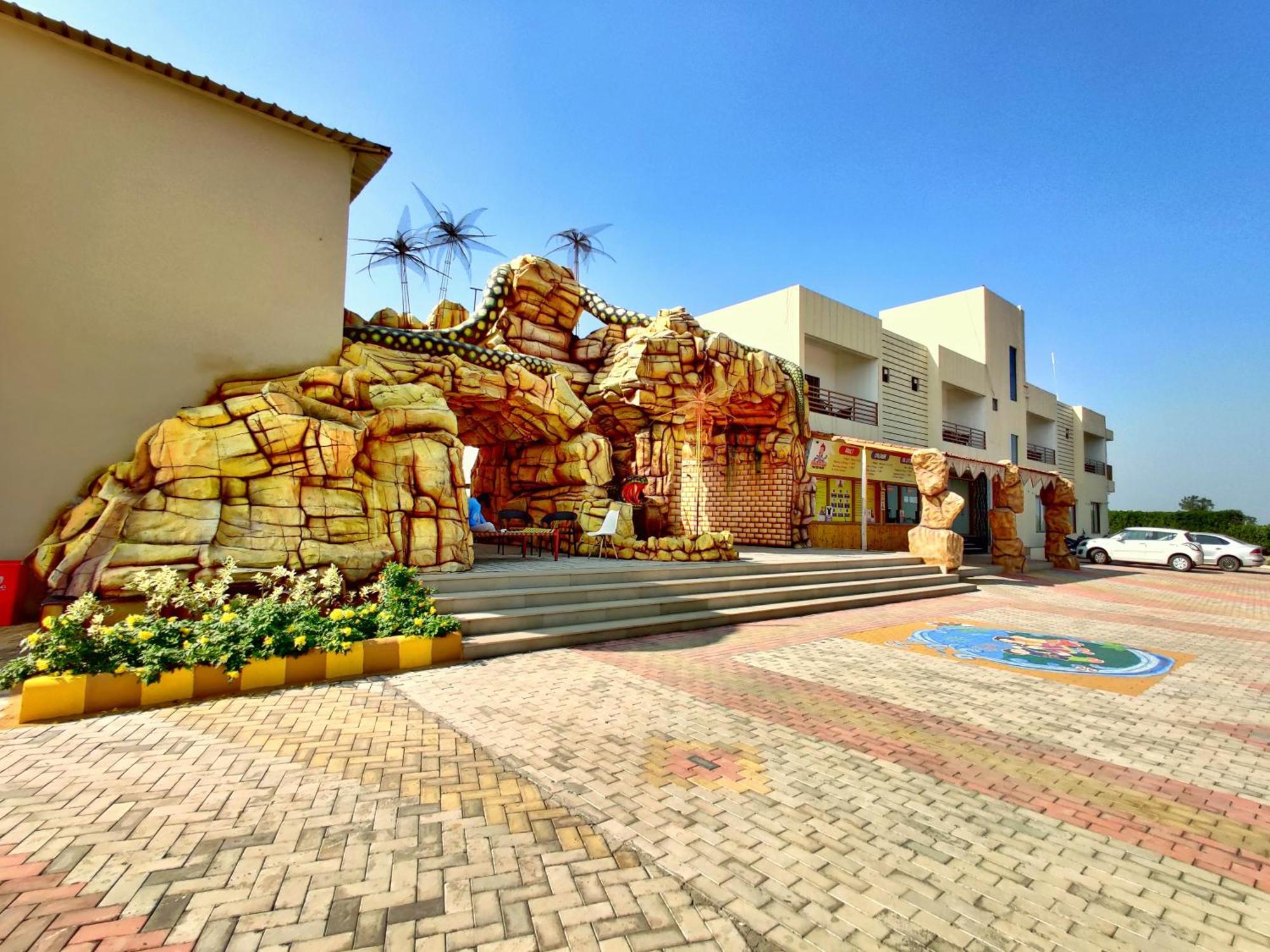 Wet N Wild Water Park & Resort Mendarda ภายนอก รูปภาพ